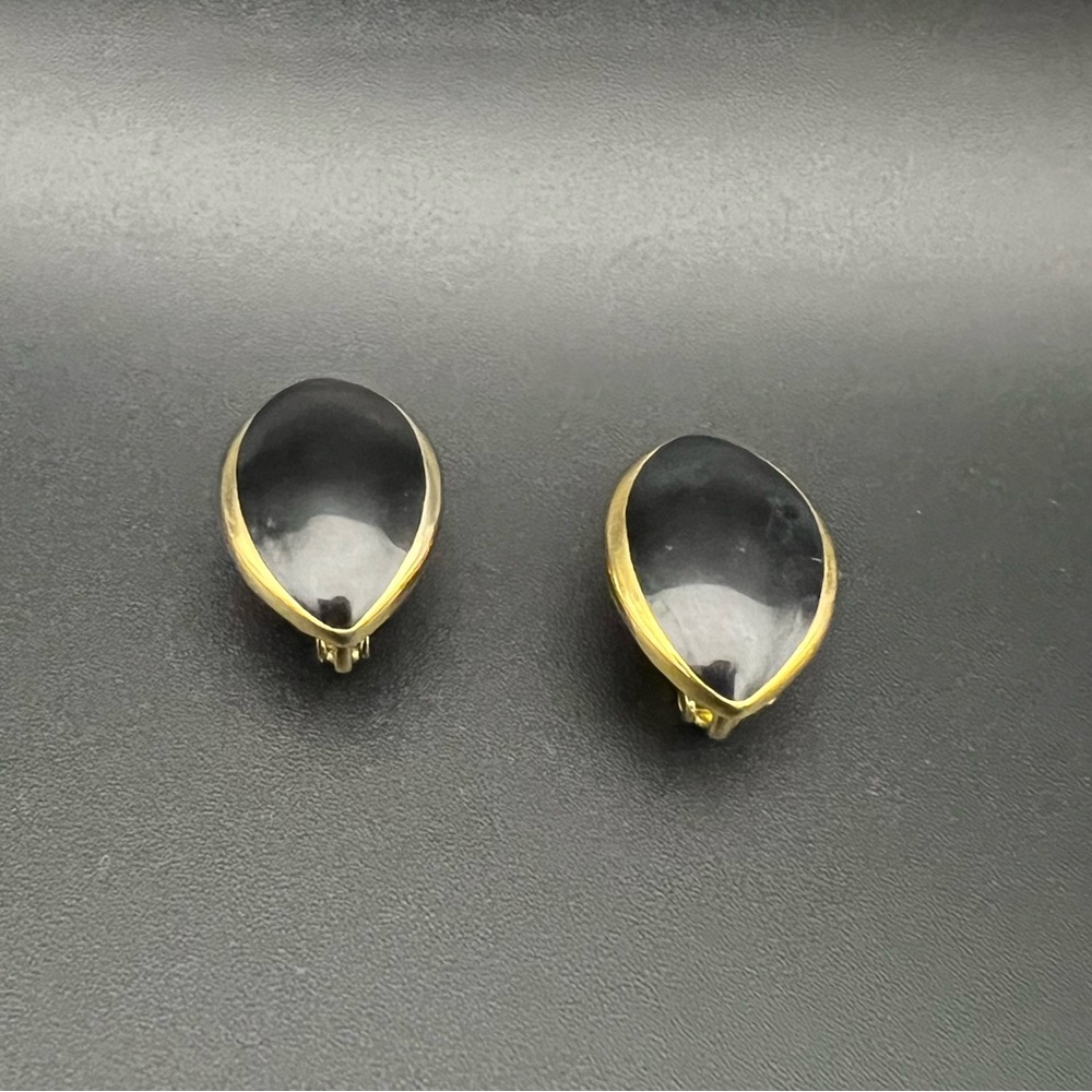 Vintage Trifari Black and Gold Tone Clip On Earrings